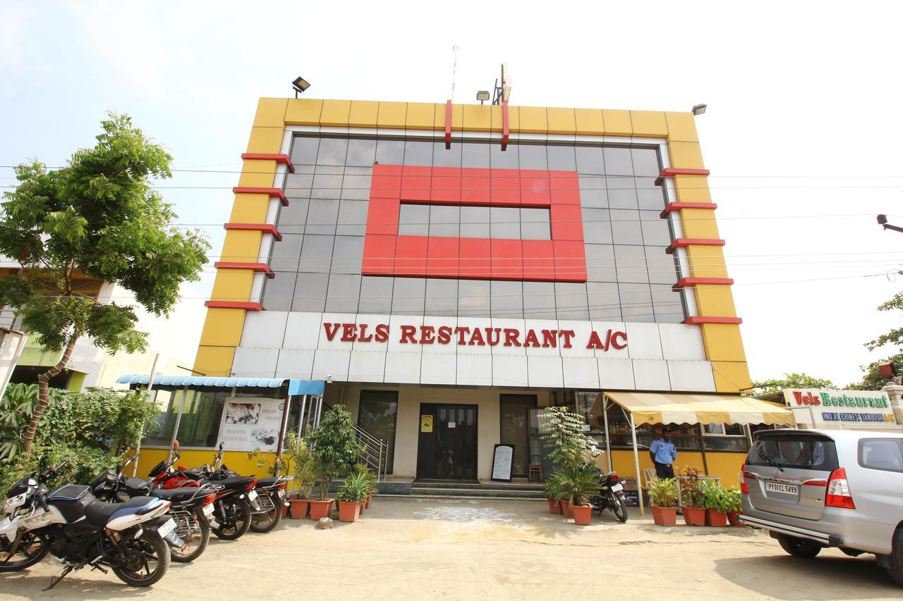Vels Hotel Pondicherry Esterno foto